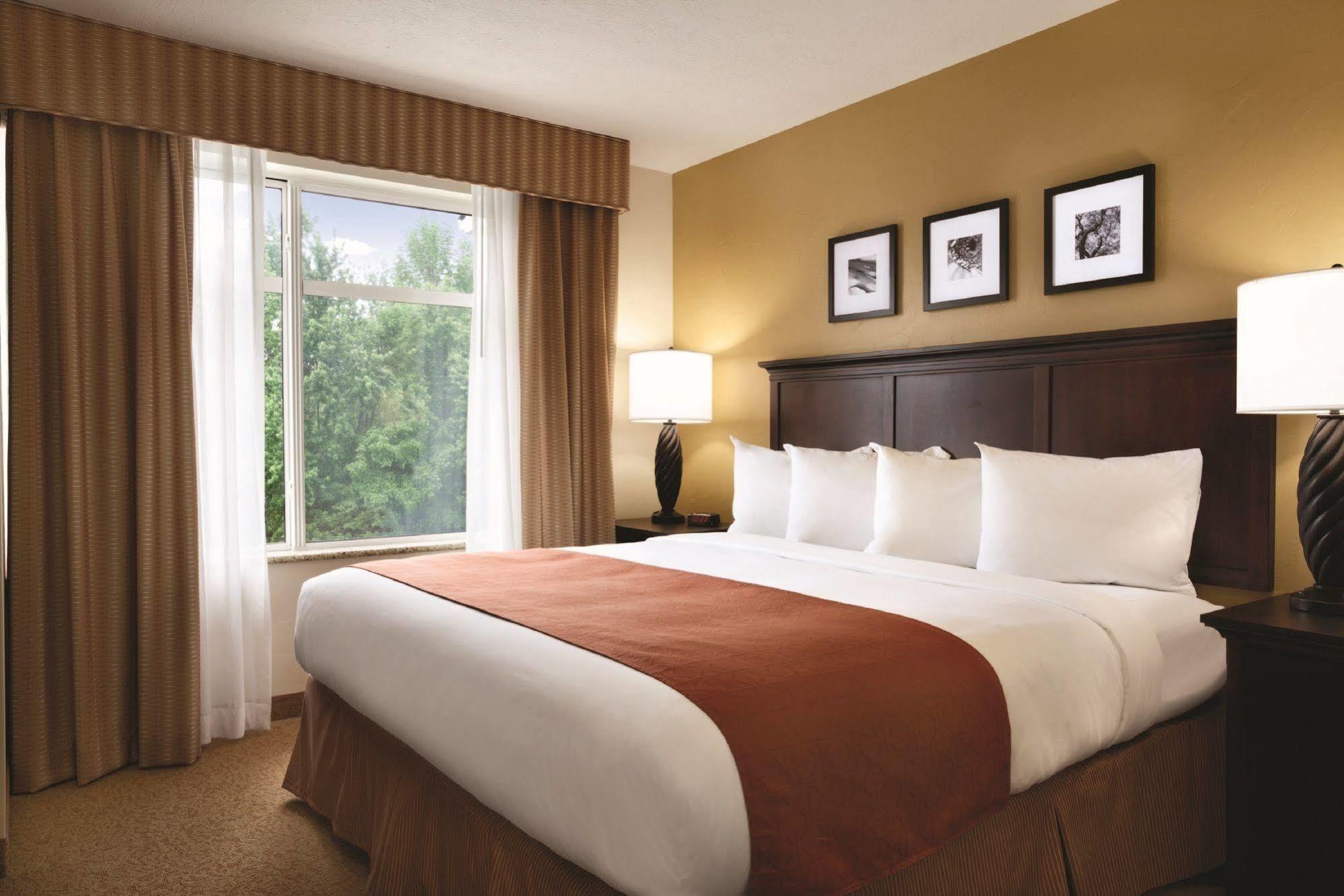 Red Roof Inn & Suites Midland Ngoại thất bức ảnh